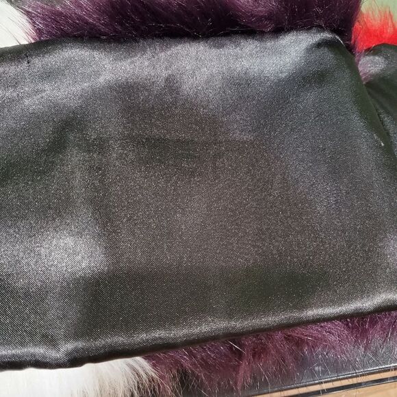 Faux fur satin lined multi colored scarf - Picture 5 of 6